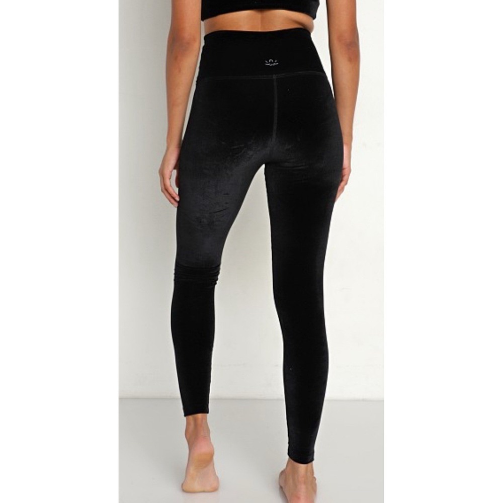 Beyond Yoga Motion Leggings S Black Velvet High Waisted Midi Yoga